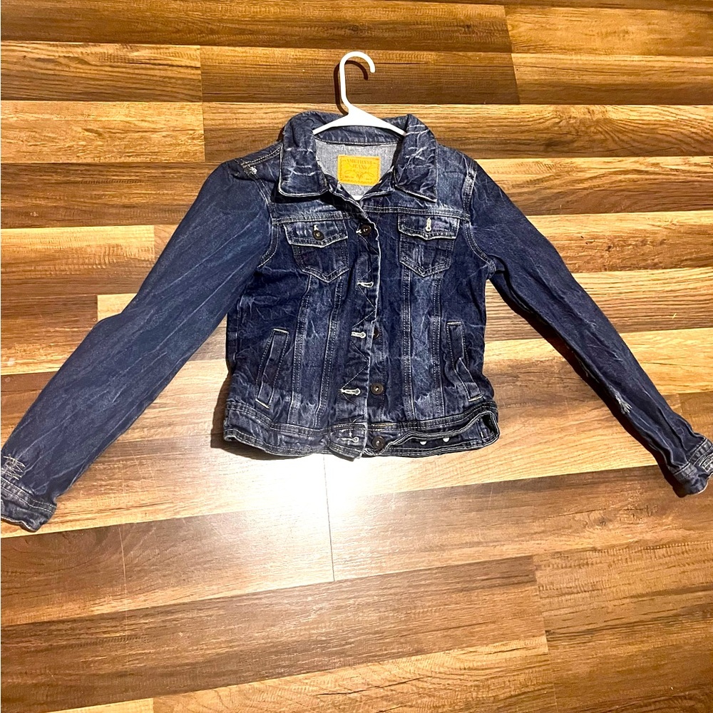 Denim distressed jean jacket size small good condition brand amethyst jean